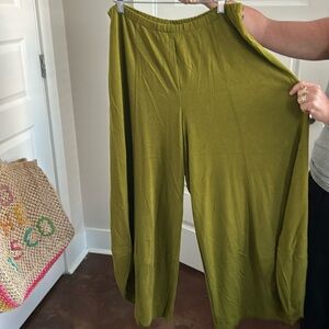 Alembika size 6, fits like 16-18.